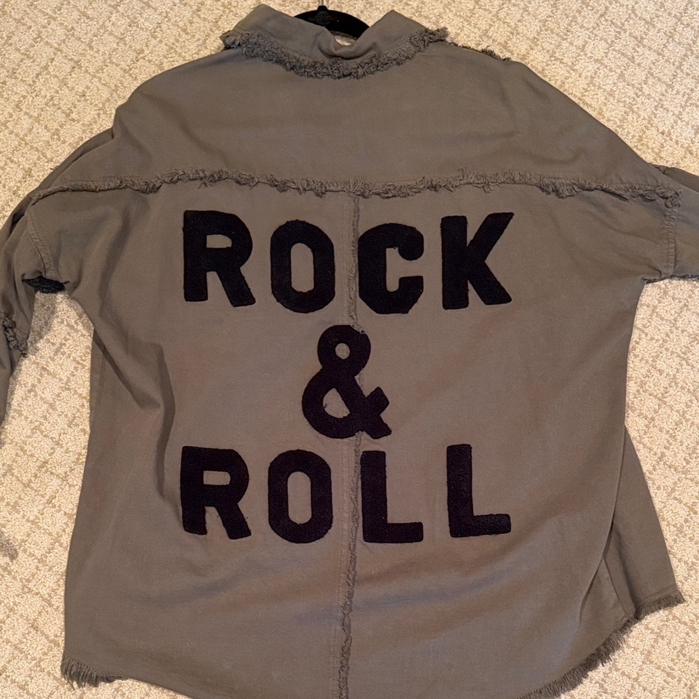 Elan Gray Button Down Shirt with Black Text